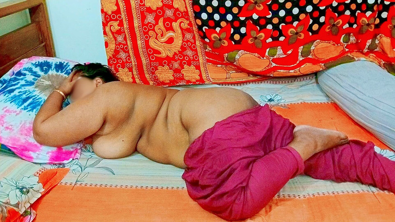 Morjenabb: D XXX 비디오 Bhabha와 애널 섹스를 시도했습니다.