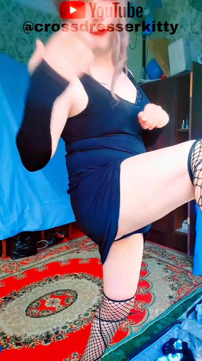 Kitty_Cross: Горячая гей трахающаяся шлюшка-кроссдрессер на Ютубе Кроссдрессеркитти