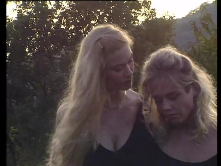 All you need to fuck: Te Morena De 18 años Es Agarrada Por Un Hombre Mayor.....