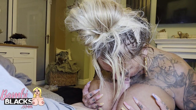 Creampie cum whores: Cazzo enorme scopa un fan bambiblacks