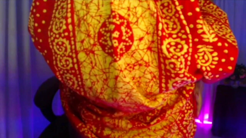 HotGirl21: 妊婦がペンティブラを着けてお腹を遊ばせて水を飲む。