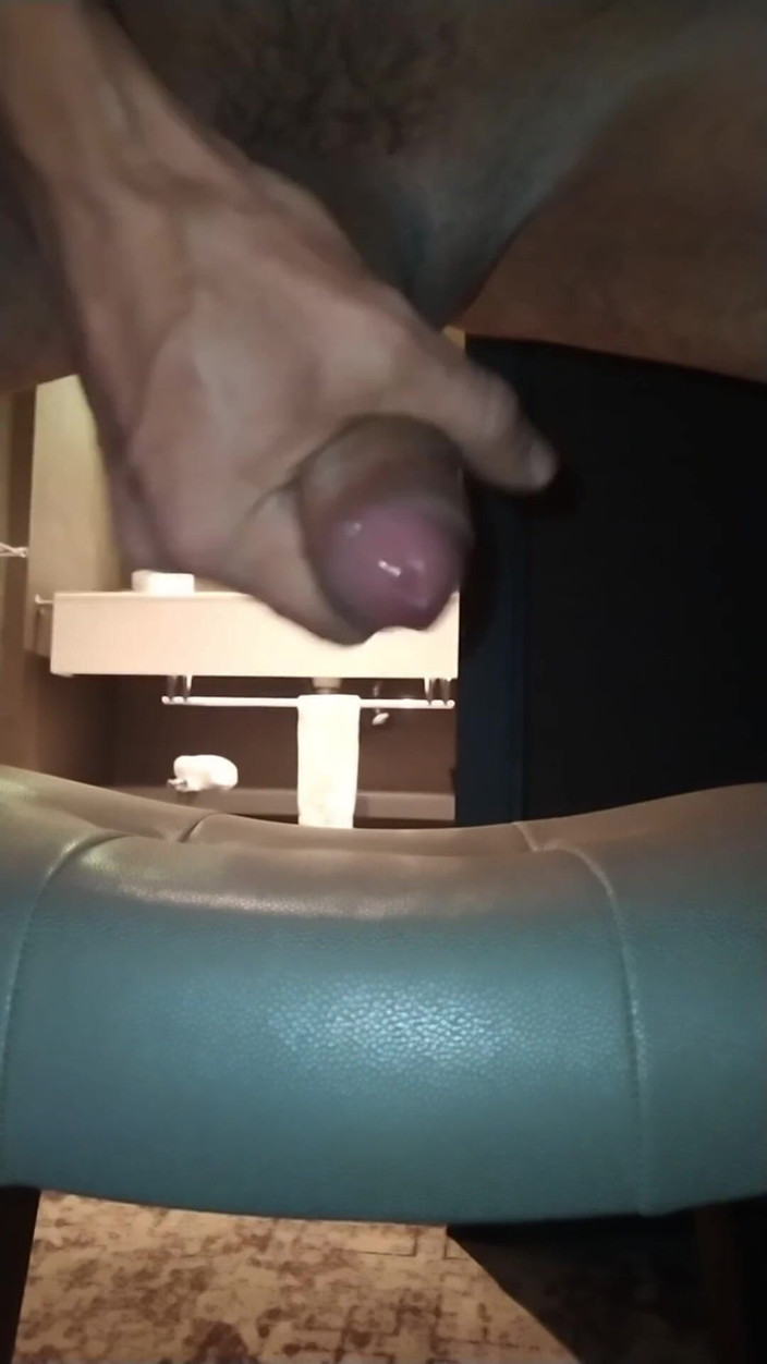 Naughty Cock: 큰 자지로 자위하는 음란한 남자의 옆구리 와이프 B