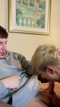 Aceitado culo grande polla twink follada duro dotado papi