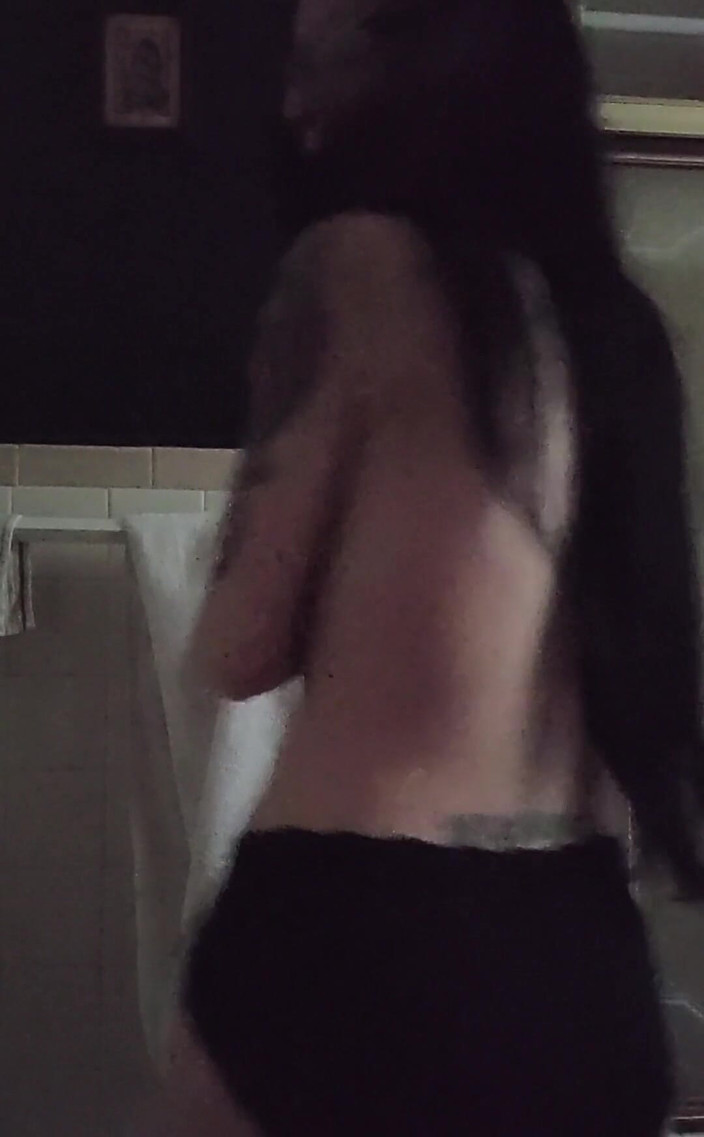 Raven Willow: 모든 냄새 나는 방귀 애호가를 위한 21 매운 시끄럽고 보짓물 가득한 방귀 1