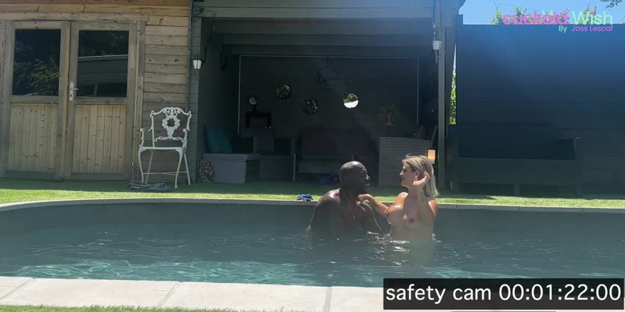 Joss for Cuckold wish: Lumacarie Gets Fuck at Swiming Pool
