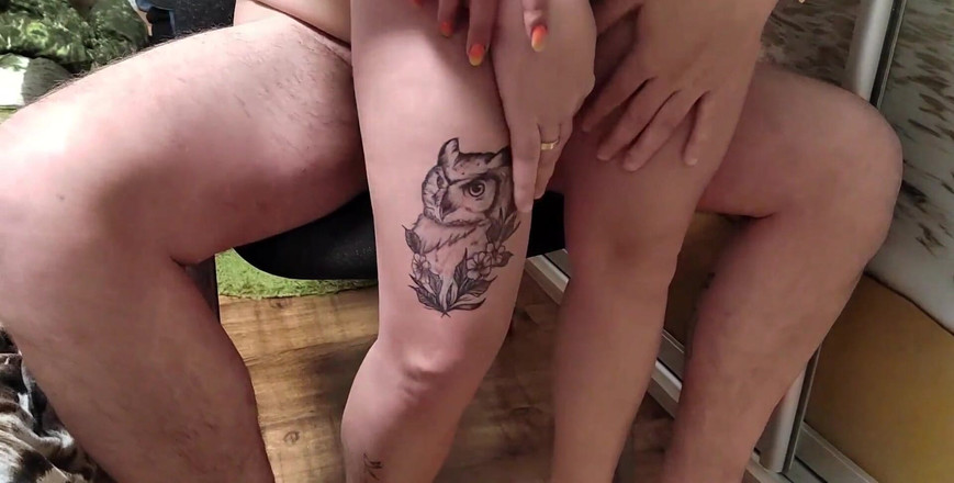 Emma_Alex: Po práci Emma chce být cowgirl s škádlením kundičky a stříkáním...