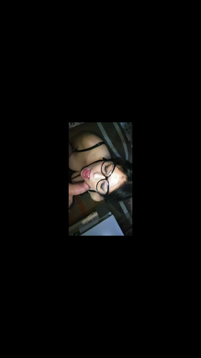 Toilet Mommy: Apakah aku pelacur? Tinggalkan Komentar!!