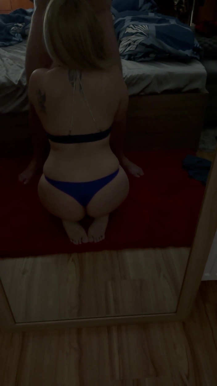 Christy X Taylor: Ich gebe meinen besten freundinnen einen heißen blowjob