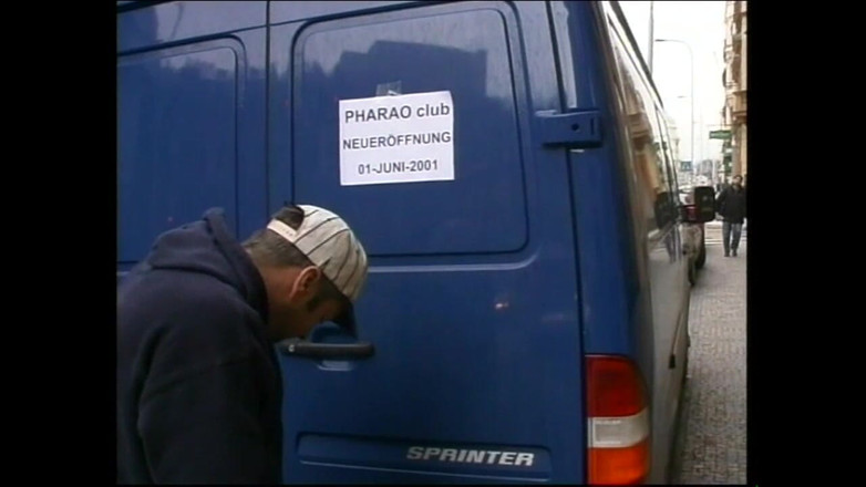 Vintage megastore: गंदी और सेक्सी डांसर की नाइट क्लब में दोहरी चुदाई