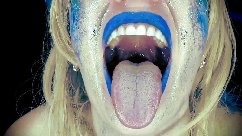 Goddess Misha Goldy: Une sirène cruelle te terrifiera et avalera vivante