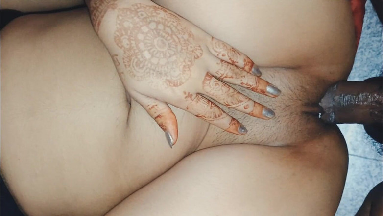 Hot Sis: Latika baby leva pau grande completo e meio-irmão desfruta