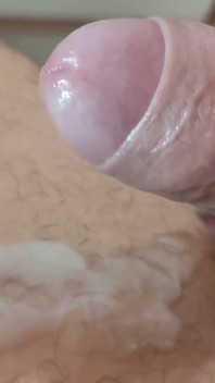 Cámara Súper Lenta En Un Orgasmo Masculino Masivo.