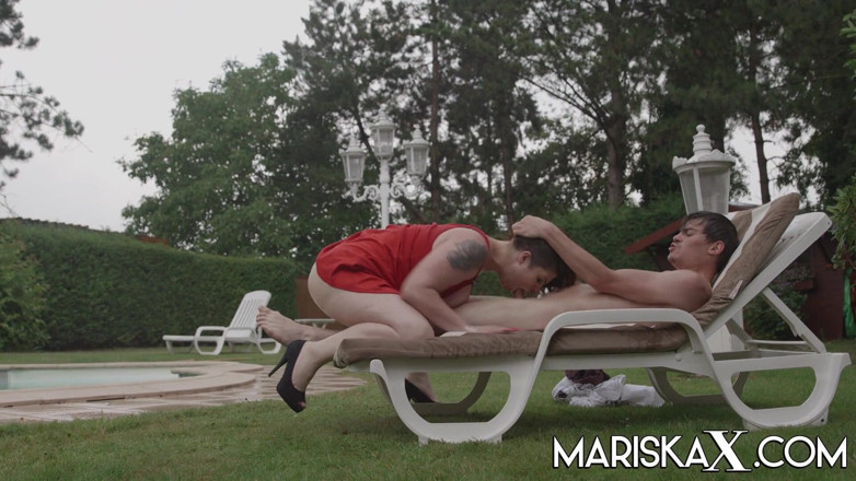 Mariska x: Fucking the pool boy