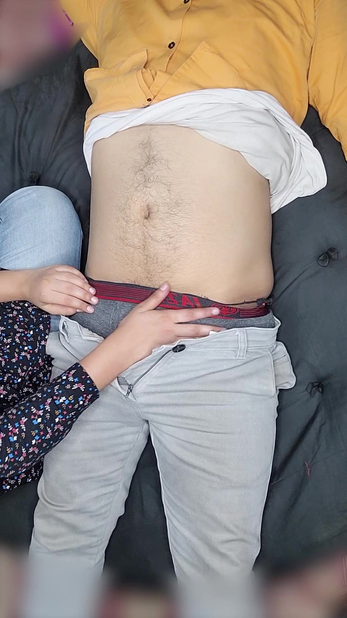 Vicky Thakur: 섹스를 위해 나를 유혹하는 2부 핫한 배다른 여동생