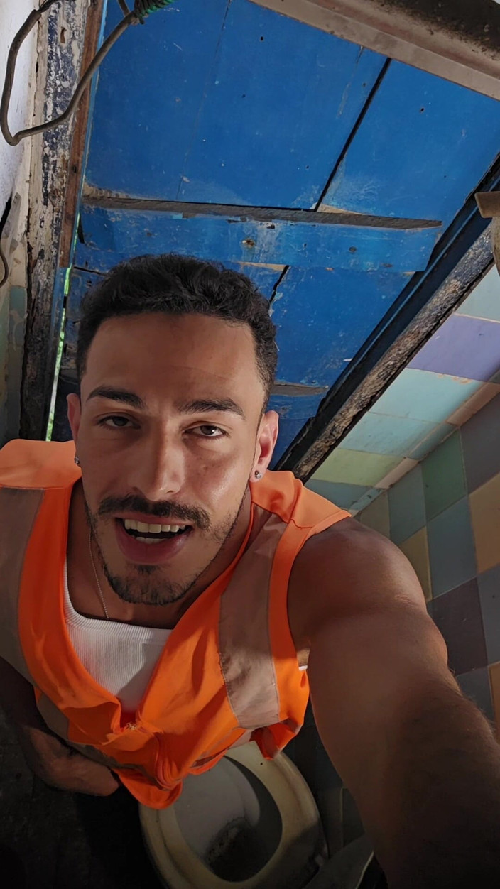 TheBlacKHunterr: Dois Peões Pegando公司的浴室