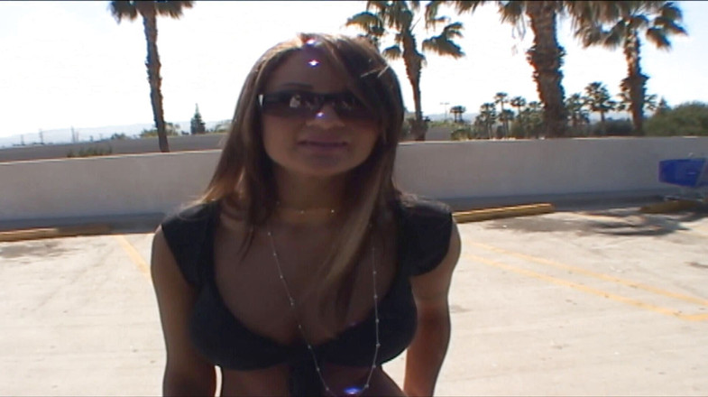 Radical: Con đĩ đón