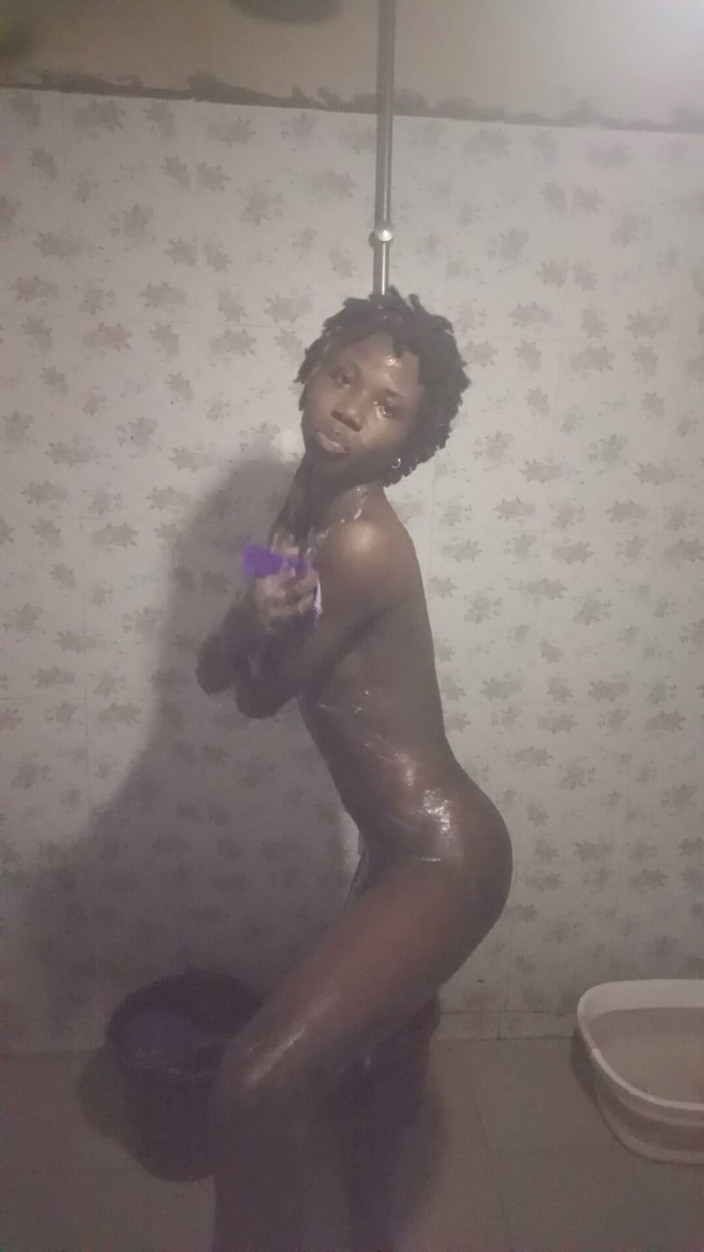 Dwuxxx: Badezeit mit Dwuxxx