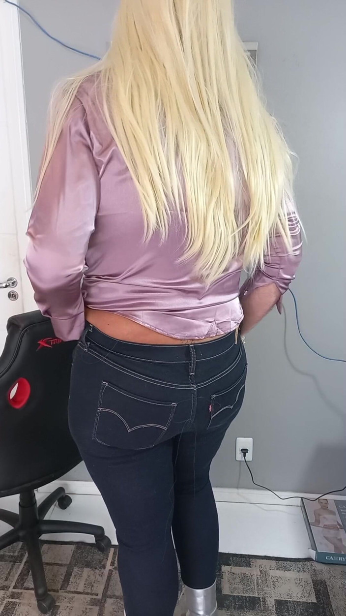 Sexy ass CDzinhafx: Nosím sexy oblečení