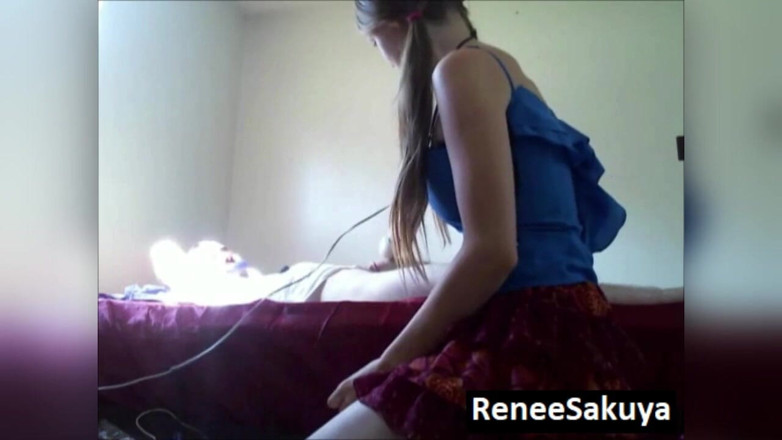 Renee Sakuya: No sex for you today, making him cum with hitachi