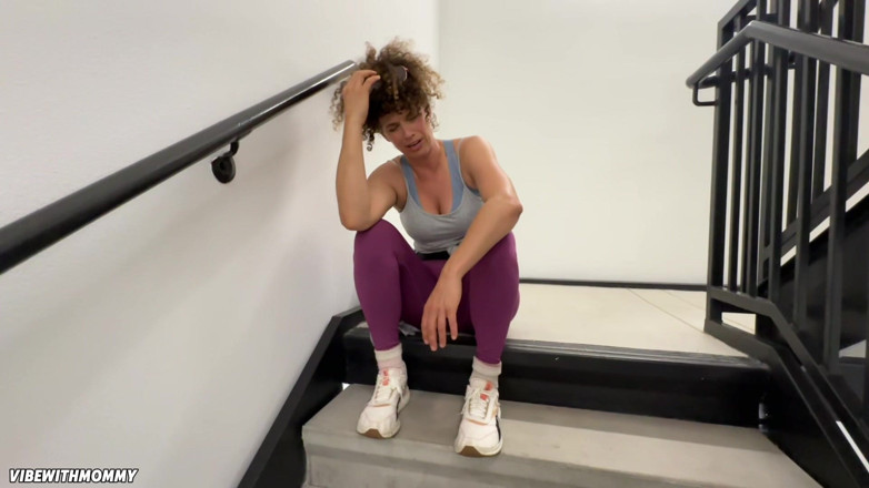 VibeWithMommy: La matrigna seduce straniero! Dopo una pausa ho bisogno di...