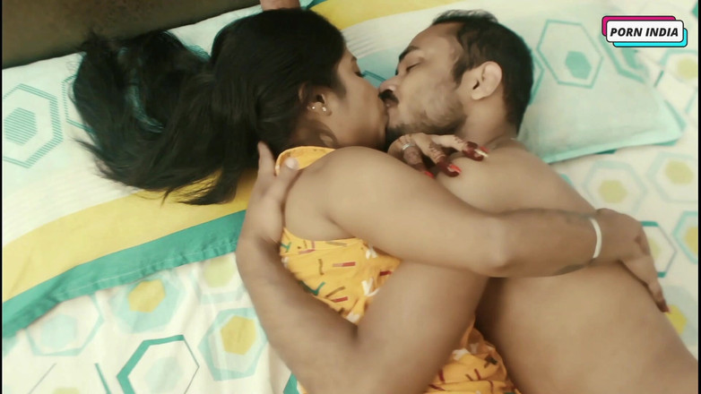 Porn India Studio: Ateşli güzel çift sabah sert romantik seks yapıyor
