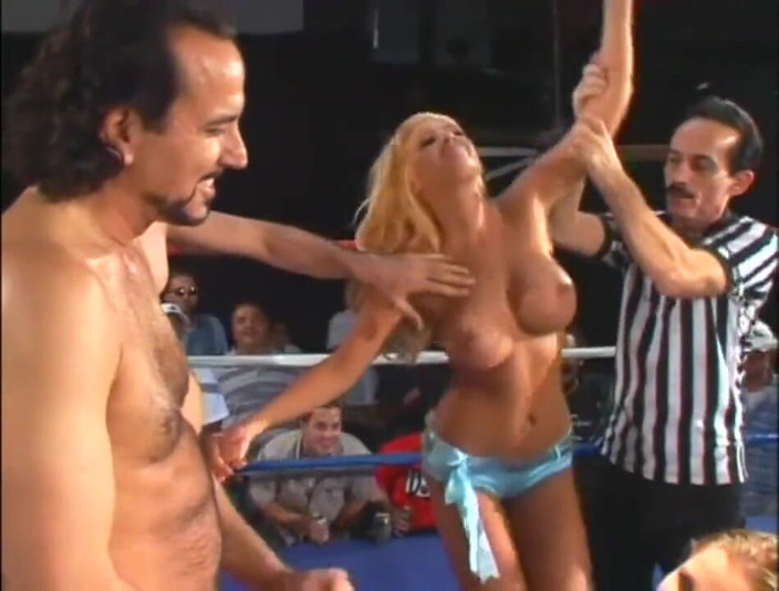 Vintage Usa: Big boobs sexy blondes big dick sucking in the ring
