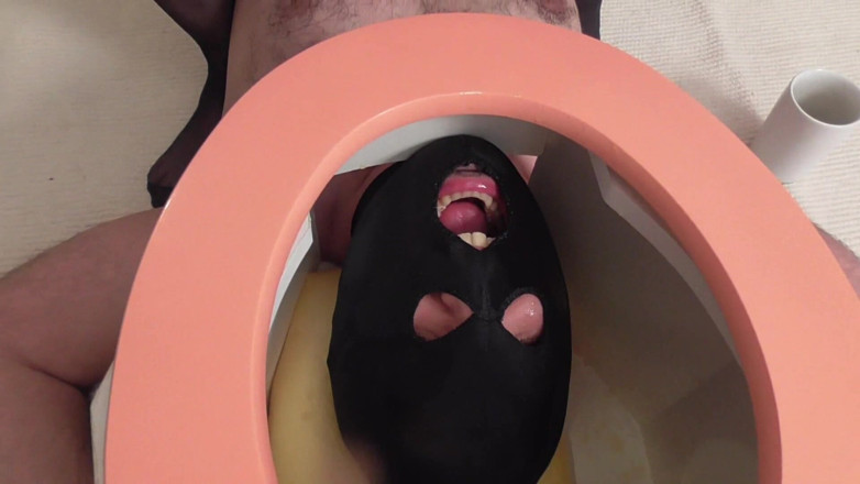 Femdom Austria: ถ่มน้ำลายในกล่องฉี่!