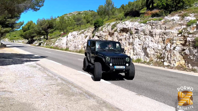 Porno Baguette: Marta, prachtige vrouw, wordt heel hard geneukt in een auto!