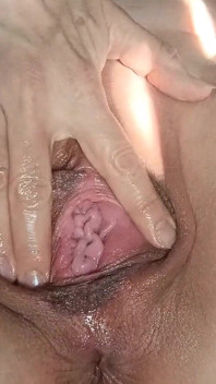 Squirting on the Window in Broad Daylight and View of the Neighbors Who Enjoyed My Orgasm