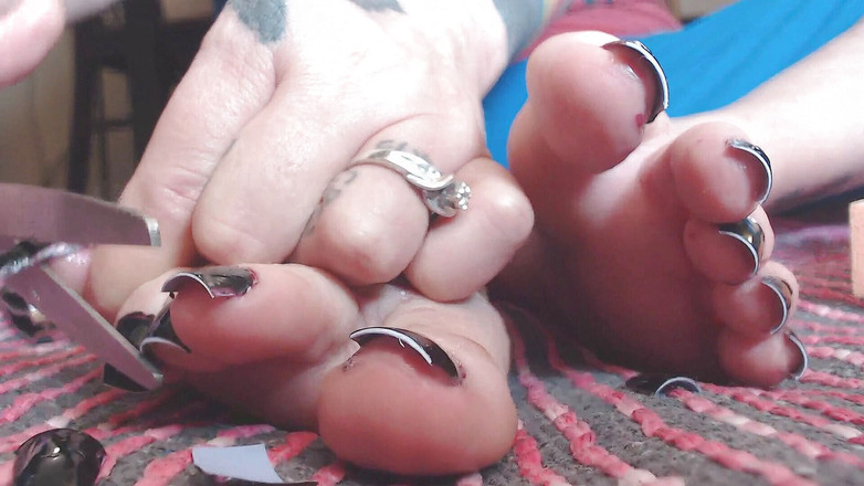 Abby Anna: Skär av långa falska svarta tingaglar