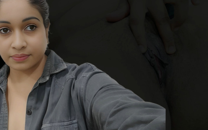 YourUrfi: インドのバビハグ尻をいじくり回すオナニープッシーピンク