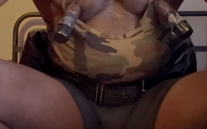 Black Muscle Stepdad: Muskel titpumptitplay prostata mjölk session