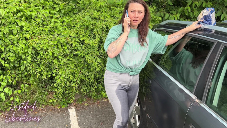 Lustful Libertines: Otoparkta halka açık işeme çaresizliği - omorashi