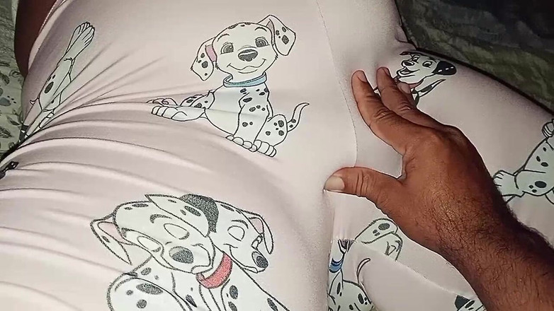 Casalsaodaporra: Un demi-frère attrape sa jeune demi-sœur en pyjama et la...