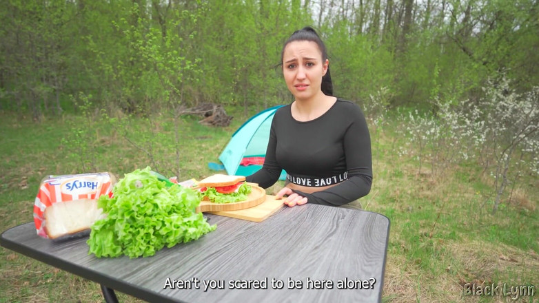 YSP Studio: Người lạ đói cung cấp con cặc của mình để đổi lấy một...