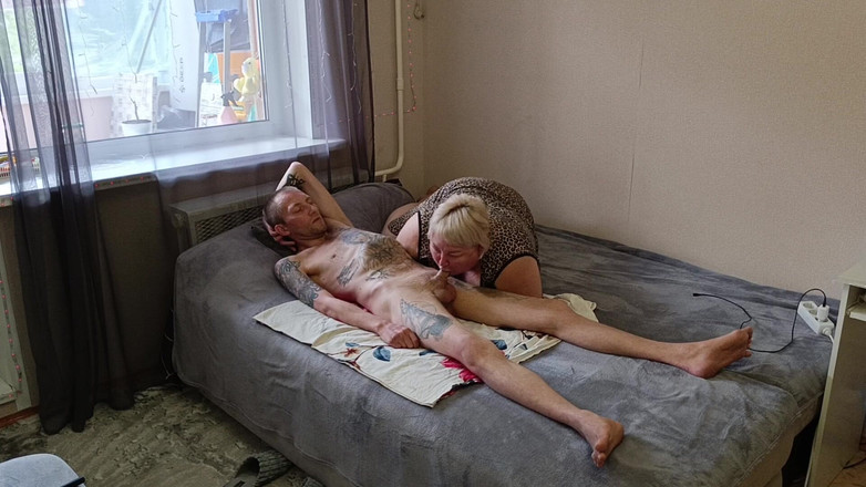 Zona901: Teściowa ssie kutasa i połyka spermę