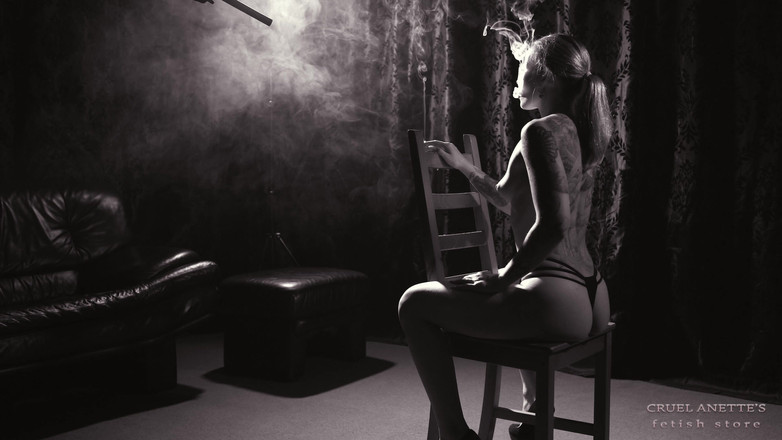 Cruel Anettes fetish world: Fumo, Bianco e nero 4K