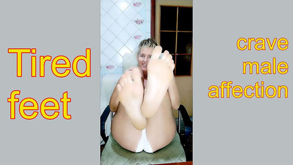 Lukerya: Unavené nohy veselé Lukerya touží po mužské náklonnosti