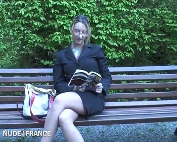 La France a Poil: Amateur busty milf with glasses gets hard banged