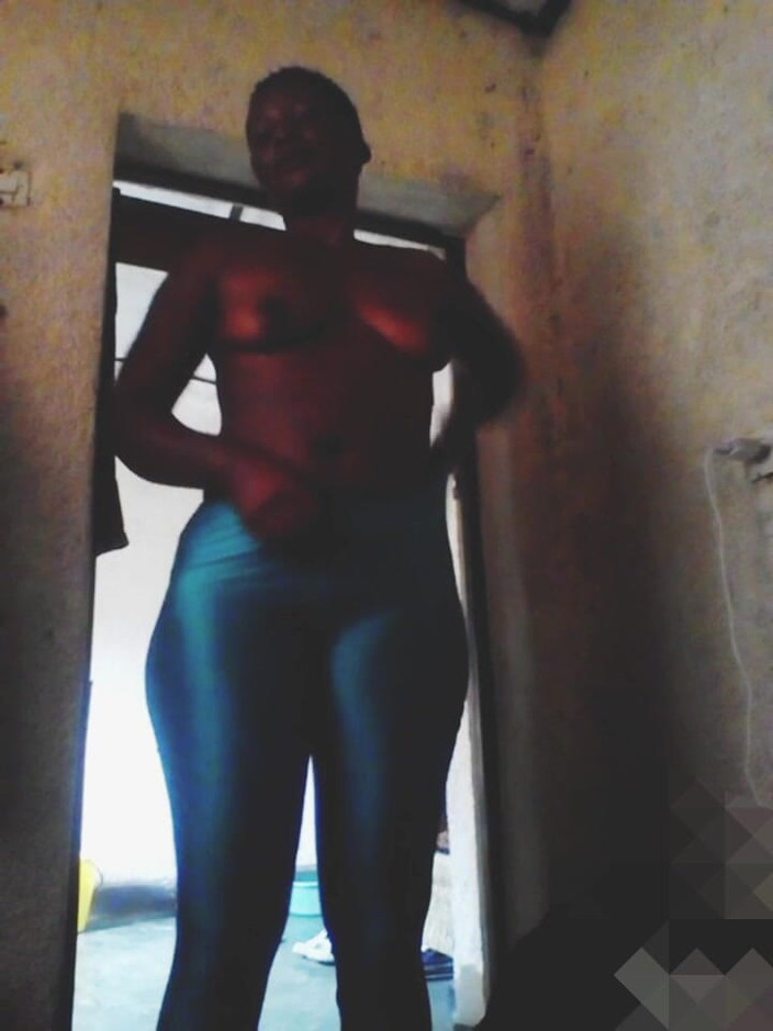 Me and my new slut: 她在被狠操后洗澡，大屁股荡妇