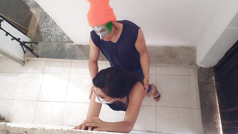 Martin13: Sexo na festa da minha madrasta !! Ela é muito gostosa e...