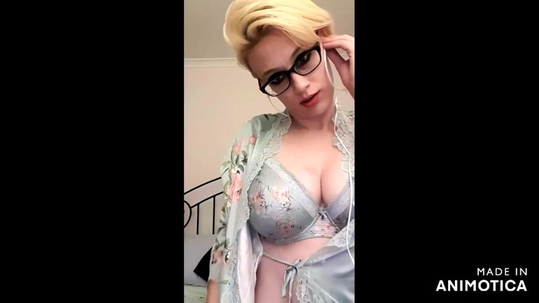 Anna Cherry 69: कैमरे पर लाइव मेरे अधोवस्त्र में मुझे छेड़ने की रिकॉर्डिंग