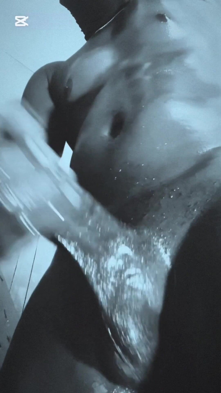 Bbc-godaddy: Bagian 1 kontol raksasa peternak nakal ini dientot habis-habisan sama kontol...