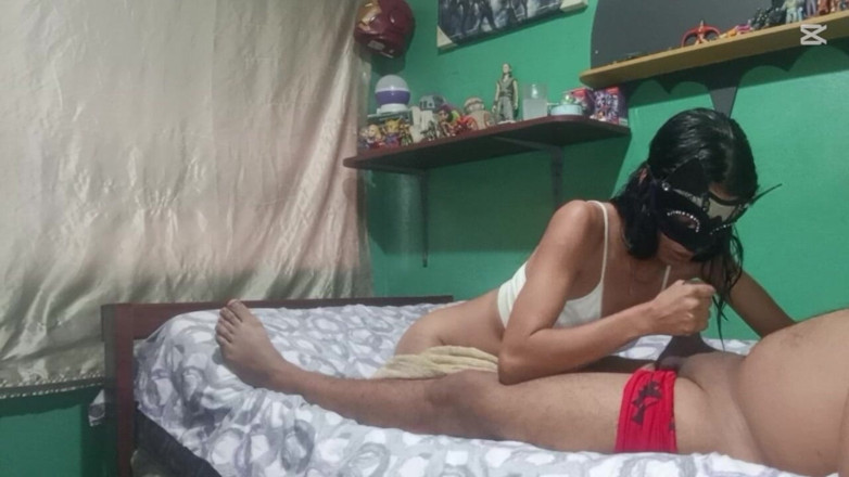 Skinnydanie21: My Stepsister Really Likes to Suck Dick.