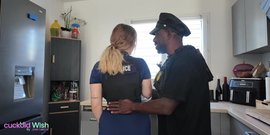 Joss for Cuckold wish: Valentine Baxton polis iş arkadaşı sikişmek istiyor