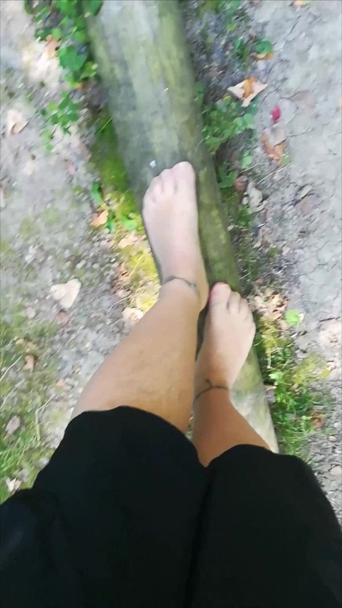 Carmen_Nylonjunge: Penyeimbangan luar ruangan di pantyhose