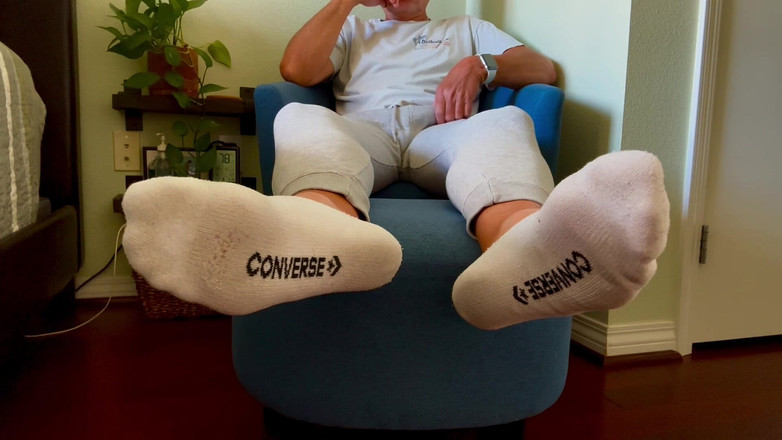 Barefoot Blake: Sexy nohy show + tvrdý péro