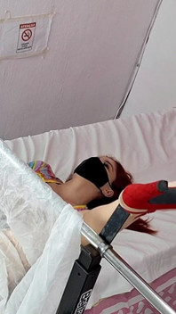 Naughty Woman Gets Wet on the Gynecologist's Table During the Exam!
