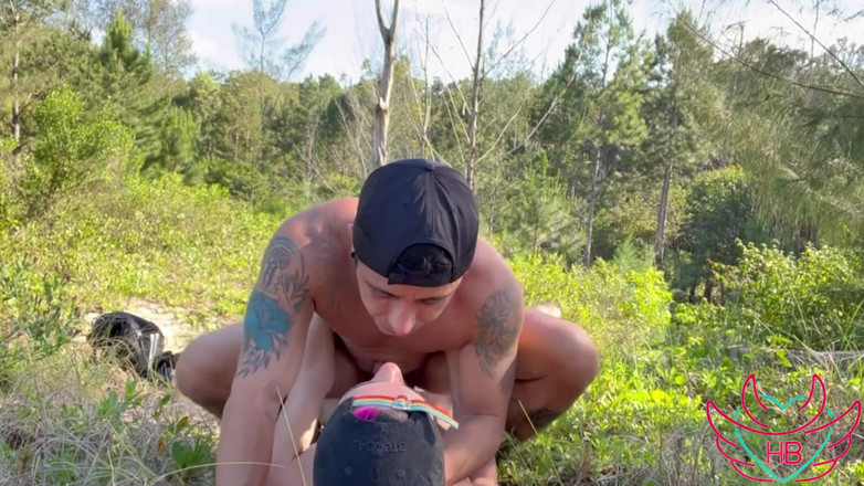 Heitor Bauman OFC: Ngentot orang asing di hutan