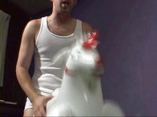 Slutty Brunettes: Hnědovlasá kočka dostane zabouchnutou kundičku na posteli